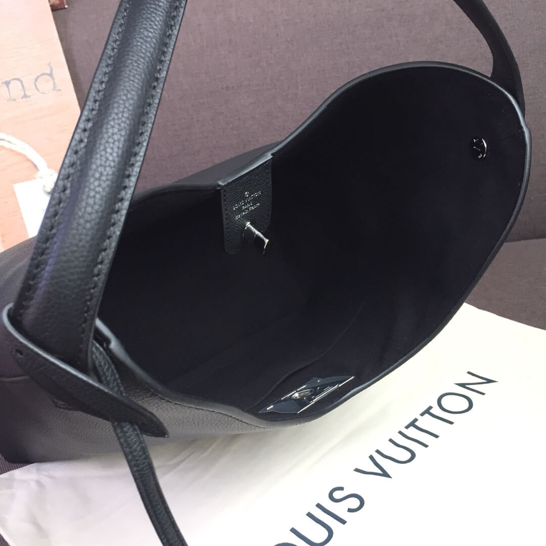 Louis Vuitton Lockme Hobo M52776 M44330