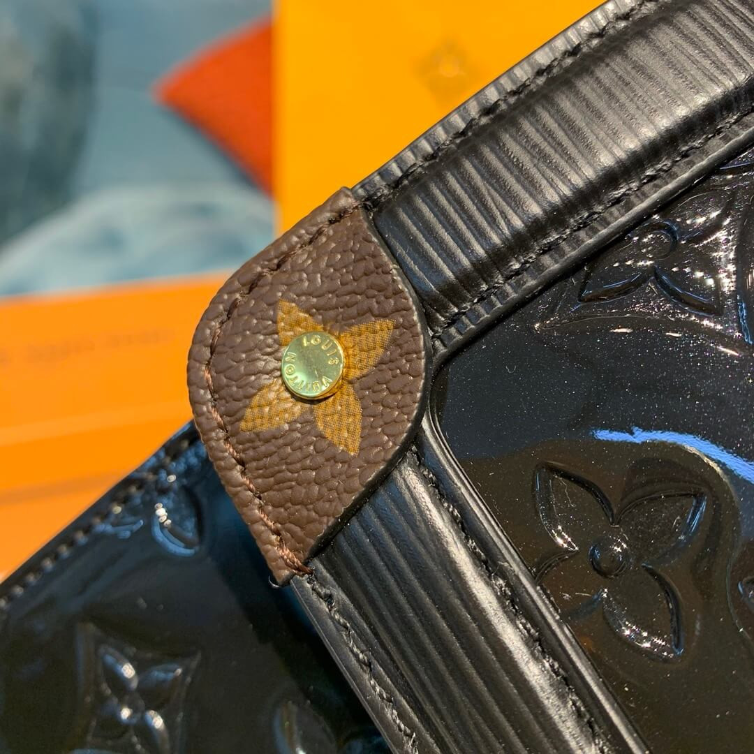 Louis Vuitton Monogram Vernis LV Wynwood M90445