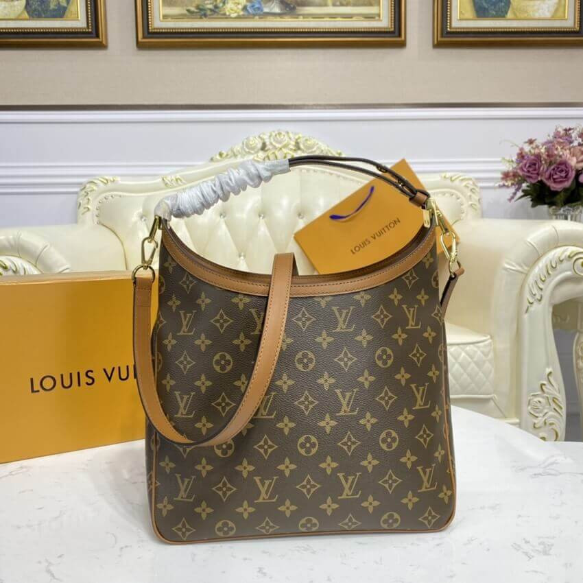 Louis Vuitton Hobo Dauphine MM M45195