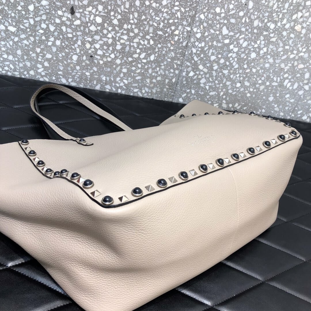 Valentino Garavani Medium Double Rockstud Reversible Tote Bag 0067Y Black/Off-white
