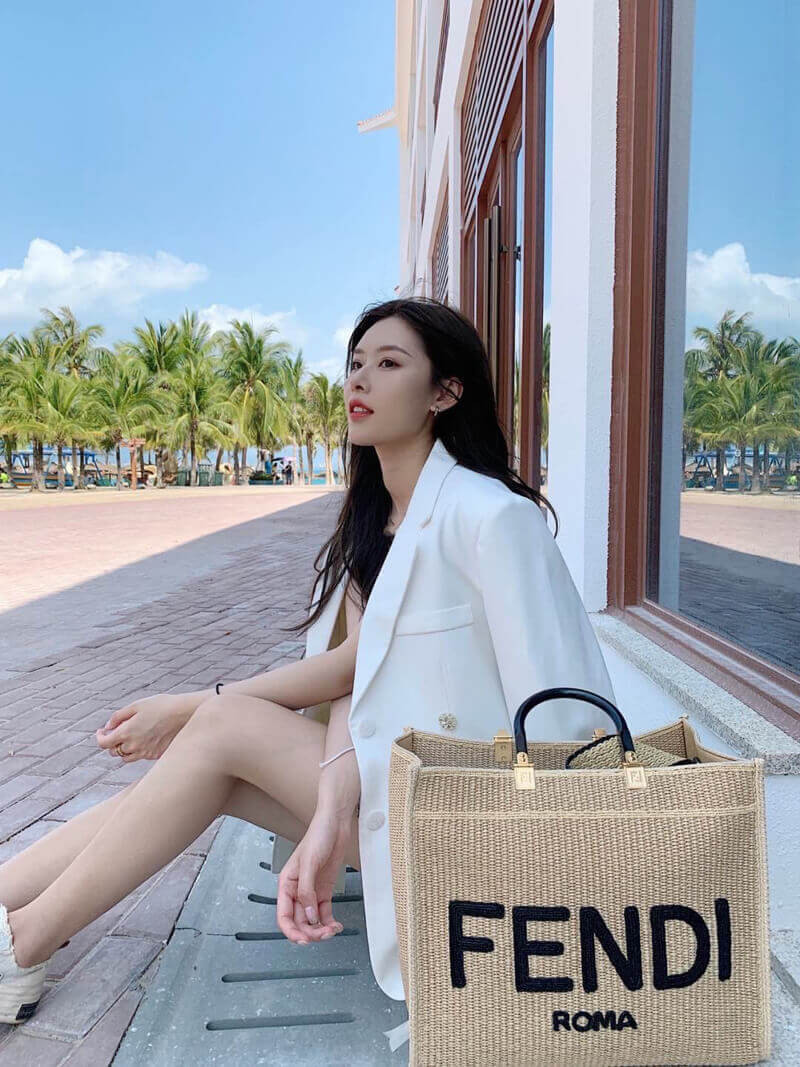 Fendi Sunshine Large Shopper Woven Raffia Tote 8BH372 Beige