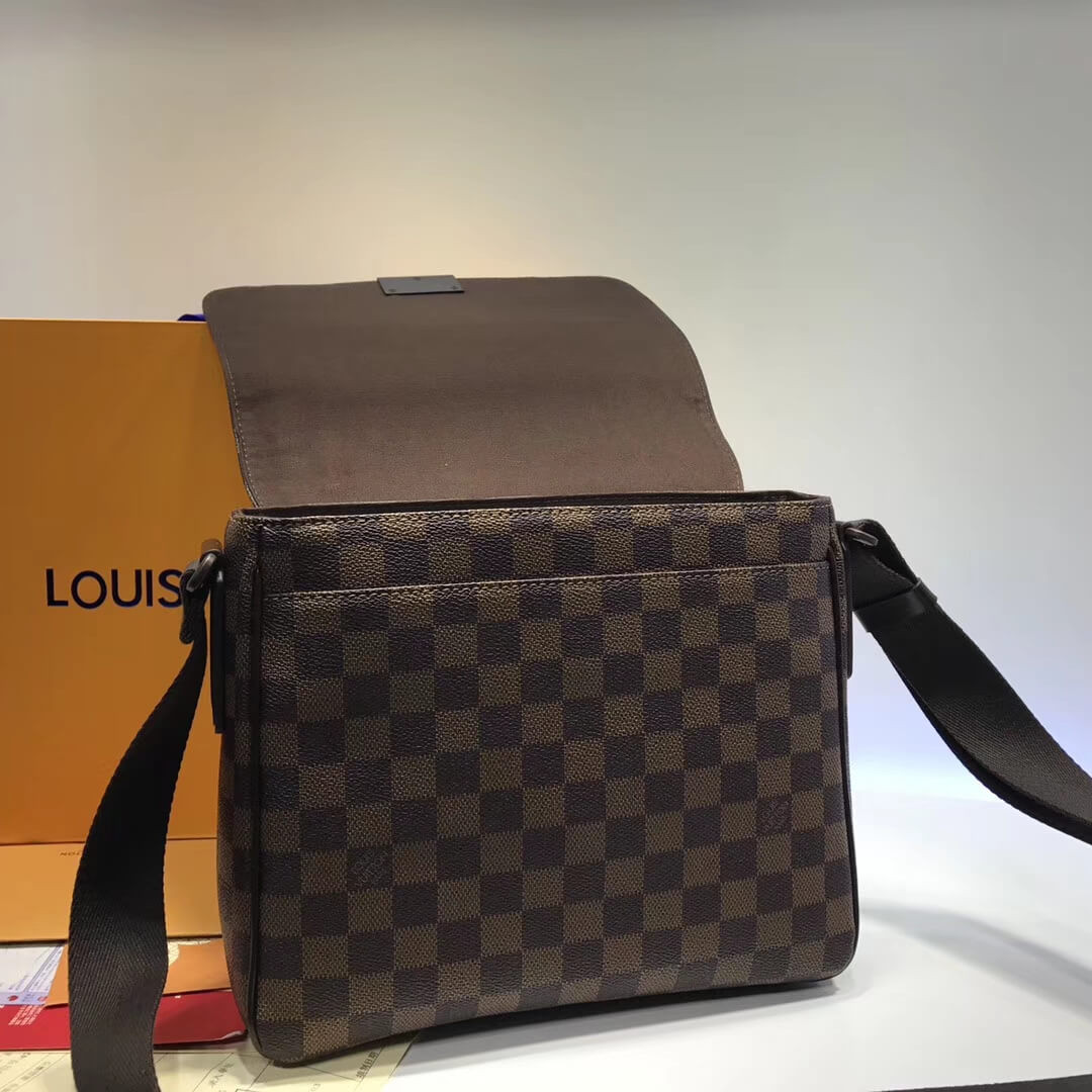 Louis Vuitton Damier Ebene Canvas District PM N41212
