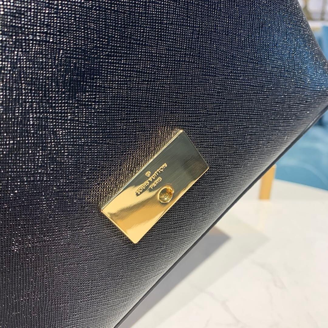 Louis Vuitton Pochette LV Thelma M55650