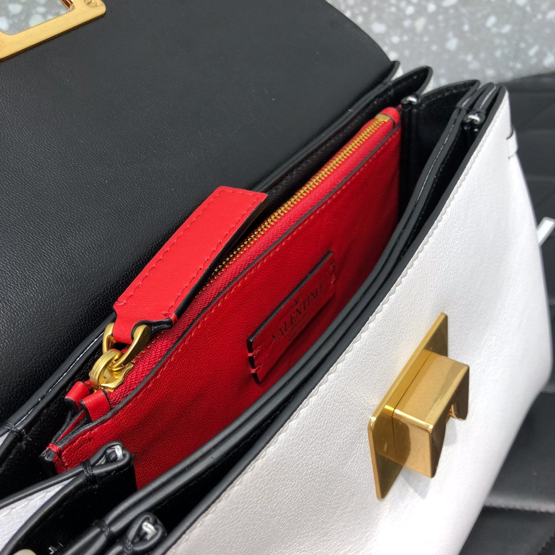 Valentino Garavani Small Vring Smooth Calfskin And Buffalo Leather Shoulder Bag 0003