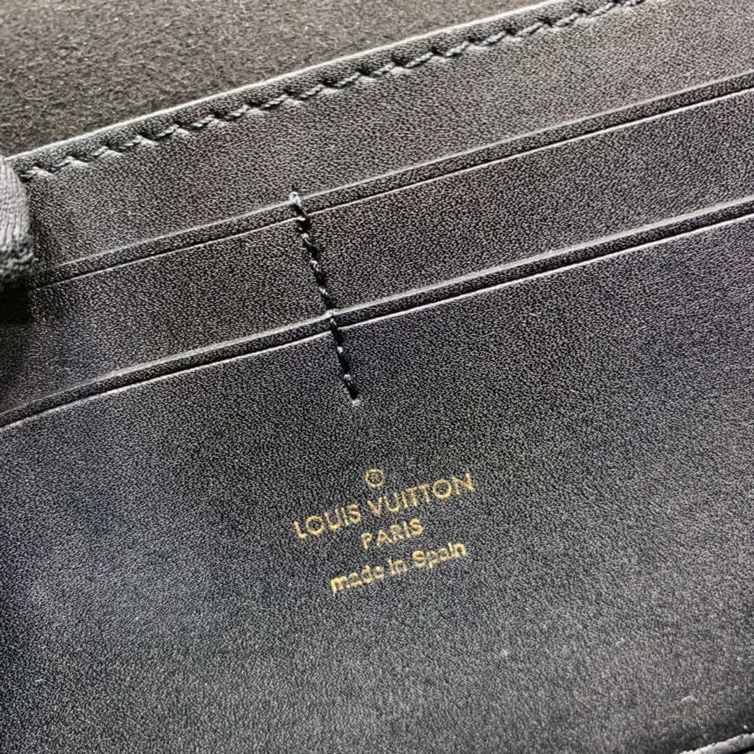 Louis Vuitton Bumbag Dauphine M44586