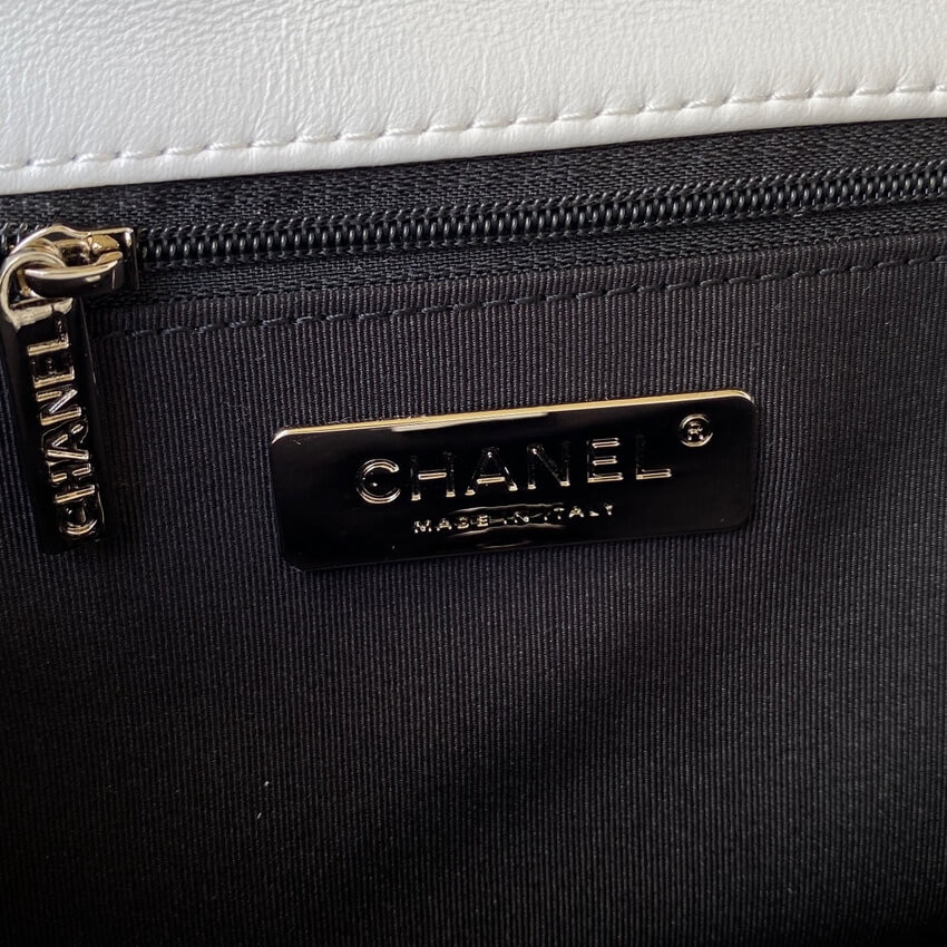 Chanel 19 Flap Bag AS1160 B02511