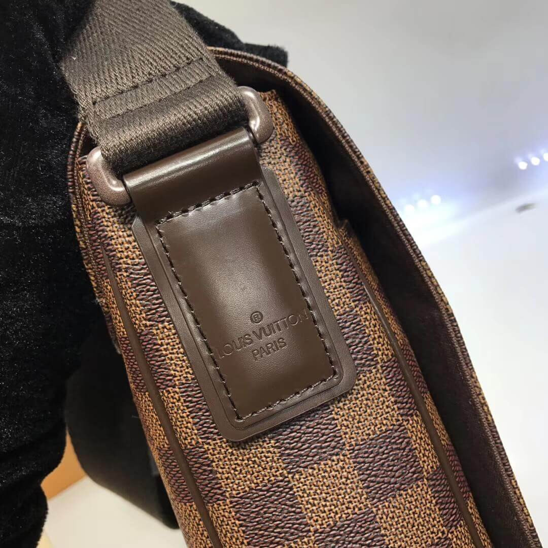 Louis Vuitton Damier Ebene Canvas District MM N41213