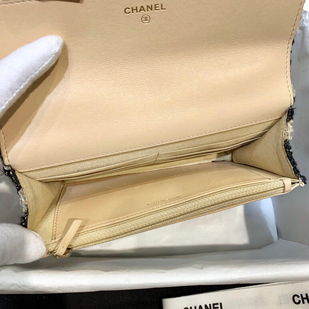 Chanel 19 Tweed Woc With Leather Coin Purse AP0985