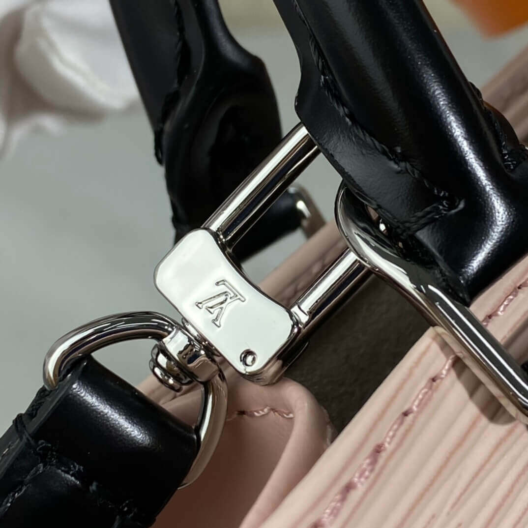 Louis Vuitton Petit Sac Plat M69441 M69575