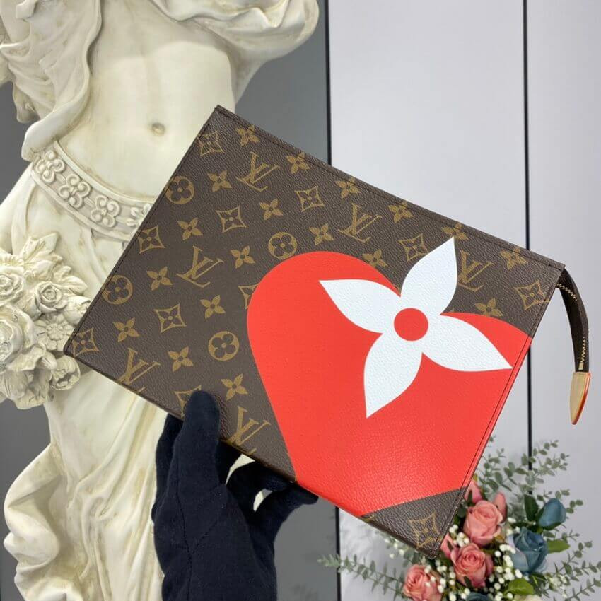 Louis Vuitton Game On Toiletry Pouch 26 M80282