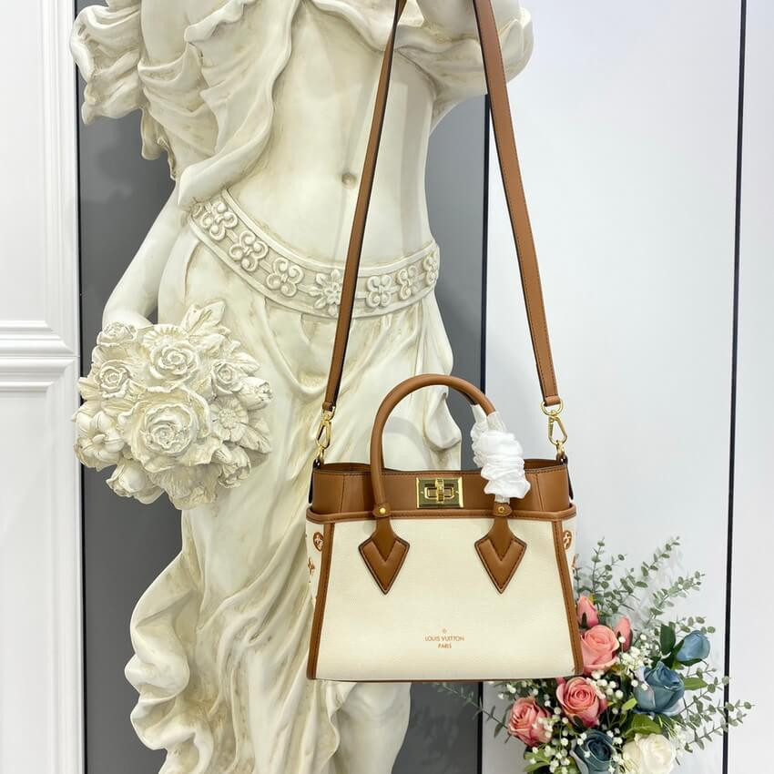Louis Vuitton On My Side PM M59905