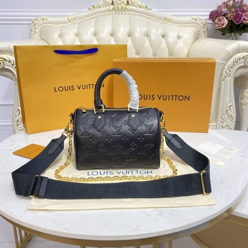 Louis Vuitton Speedy Bandoulière 22 in Black M58631
