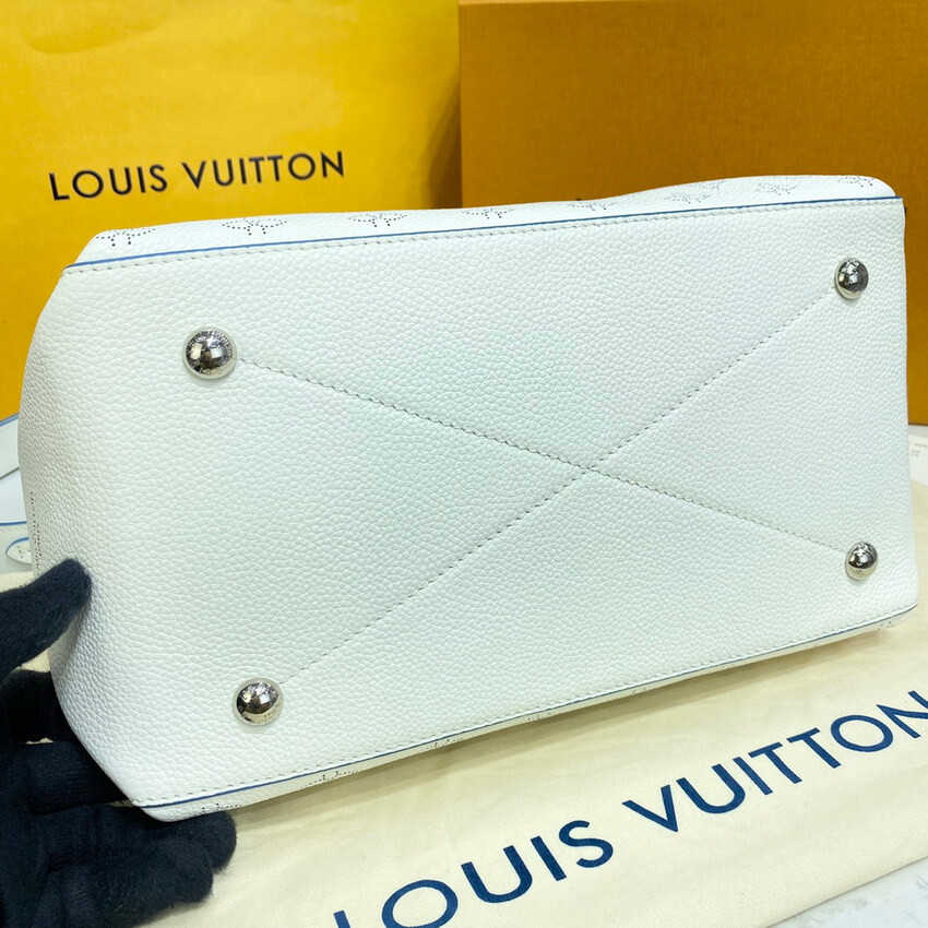 Louis Vuitton Beaubourg Hobo MM M58482 White
