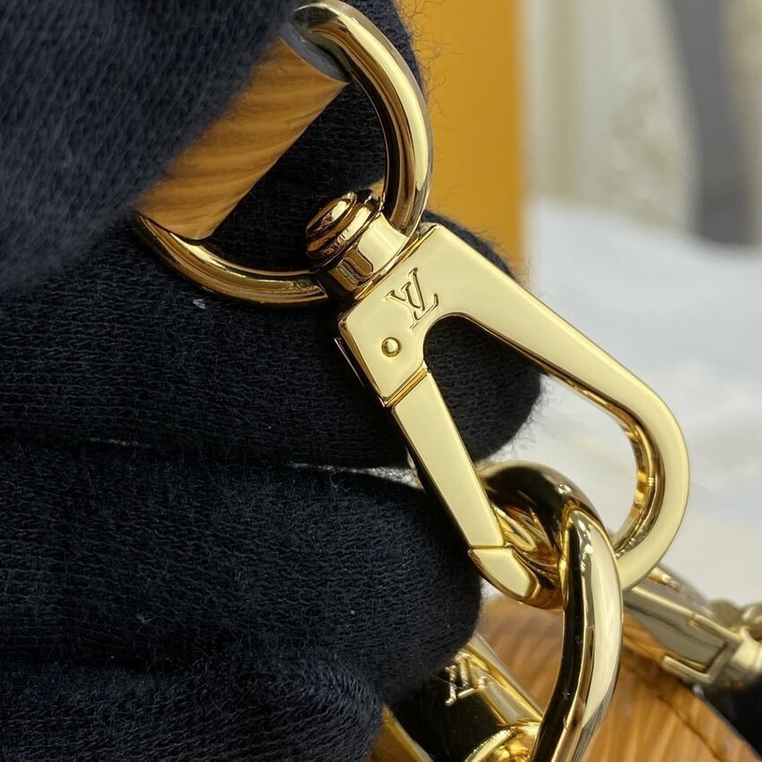 Louis Vuitton Epi Leather Twist MM M59026 Gold Cipango