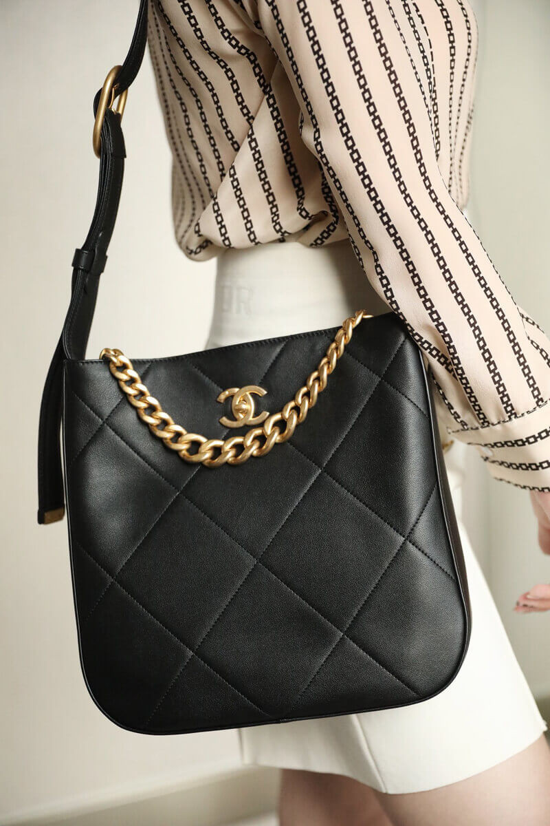 Chanel Hobo Handbag Calfskin Black AS2844