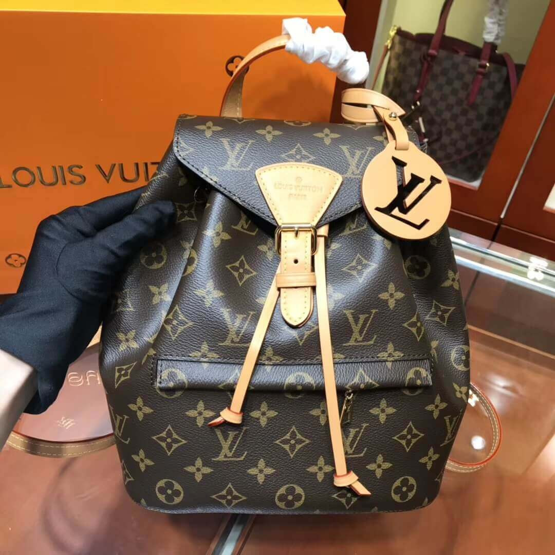 Louis Vuitton Monogram Canvas Sperone BB M45638