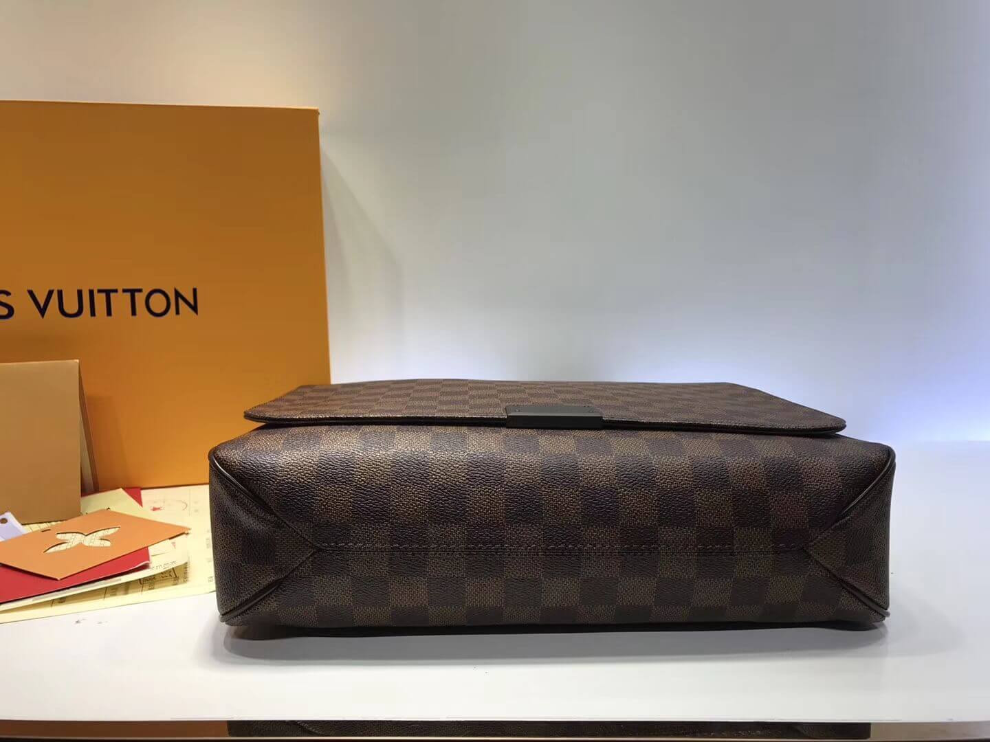 Louis Vuitton Damier Ebene Canvas District MM N41213