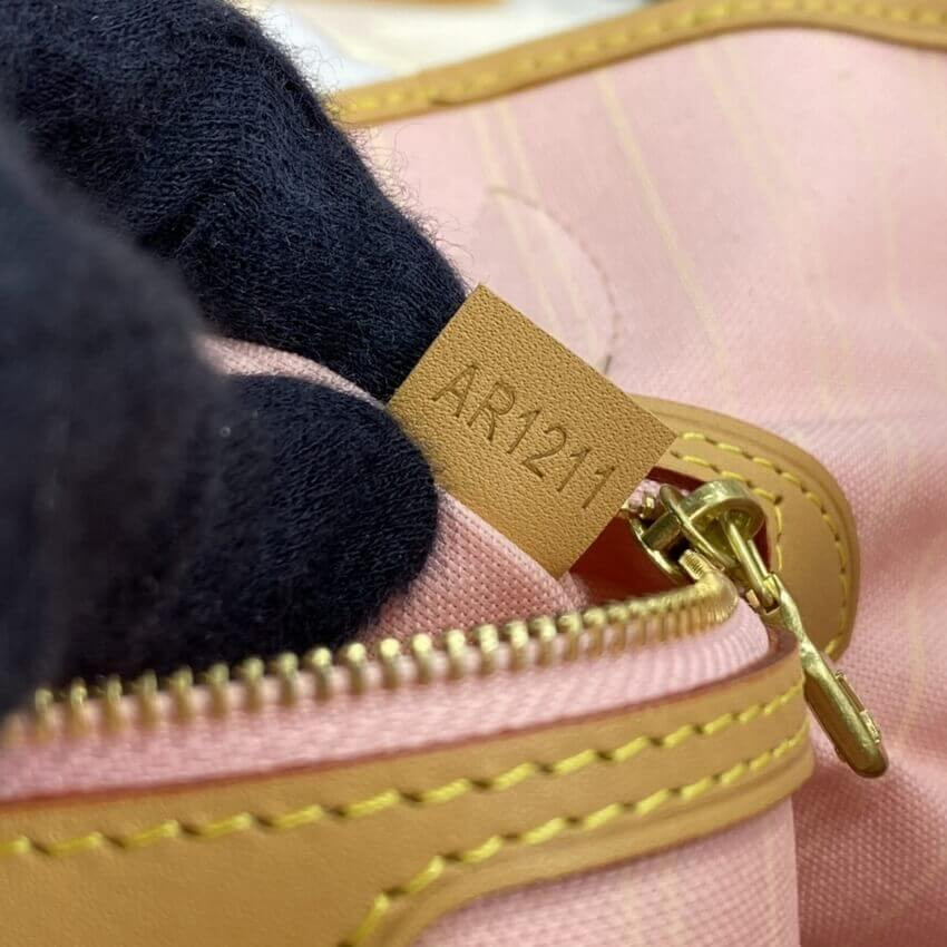 Louis Vuitton Neverfull MM M45678 M45679 M45680