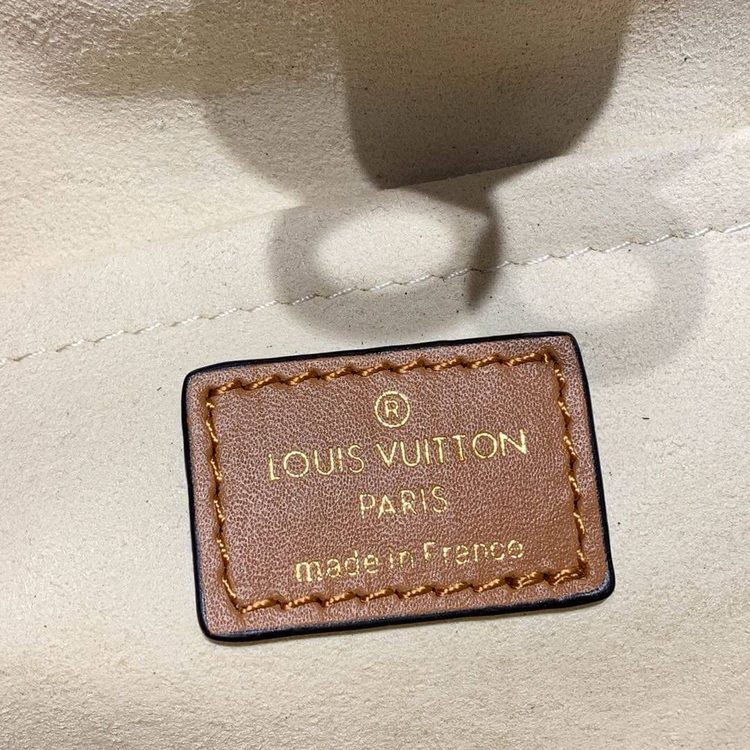 Louis Vuitton On My Side Handbag M53825