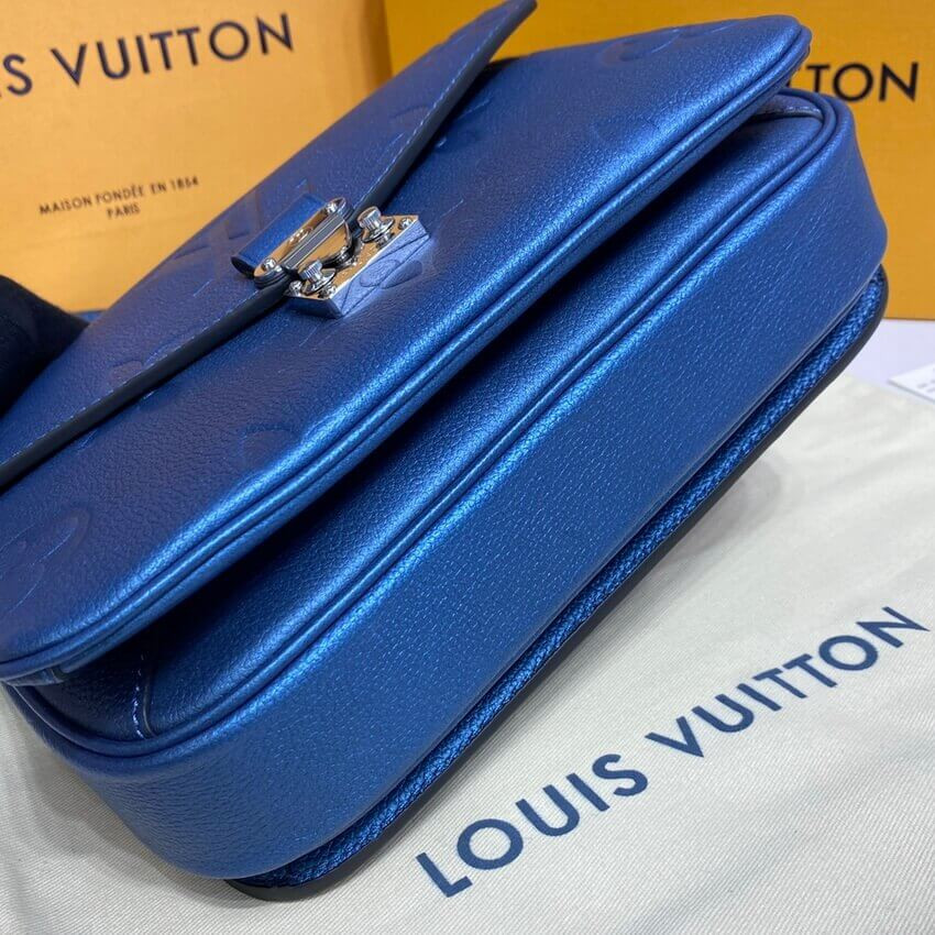 Louis Vuitton Pochette Metis M59211 Navy Nacre