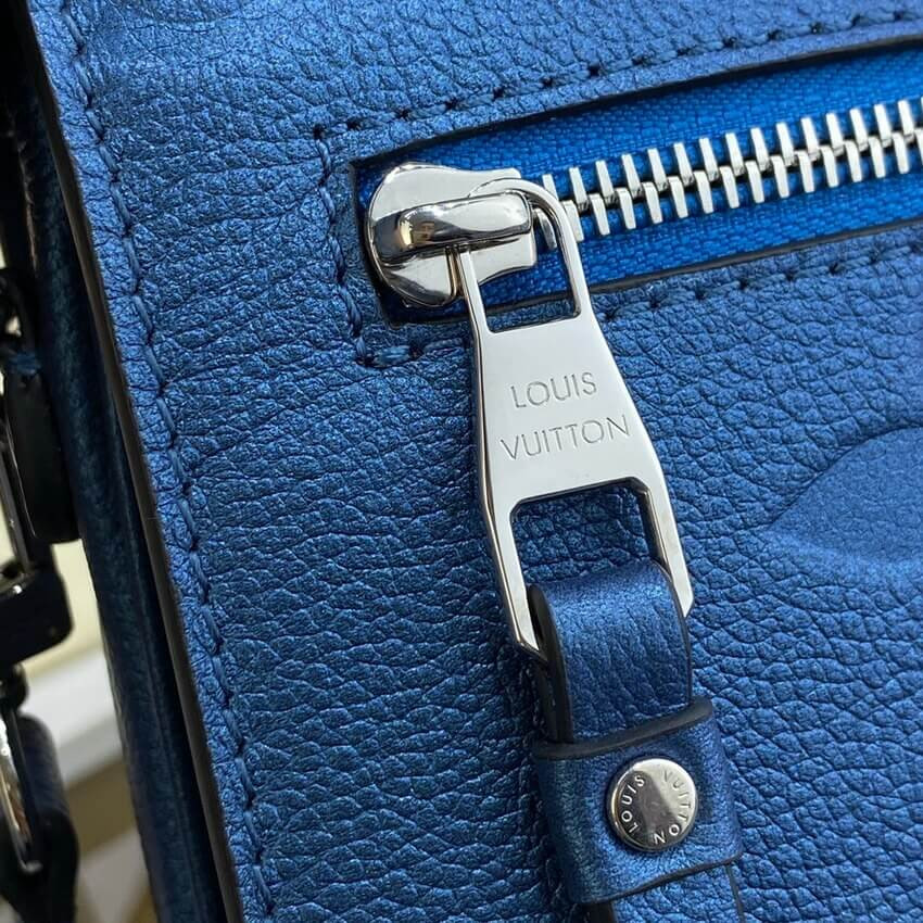 Louis Vuitton Pochette Metis M59211 Navy Nacre