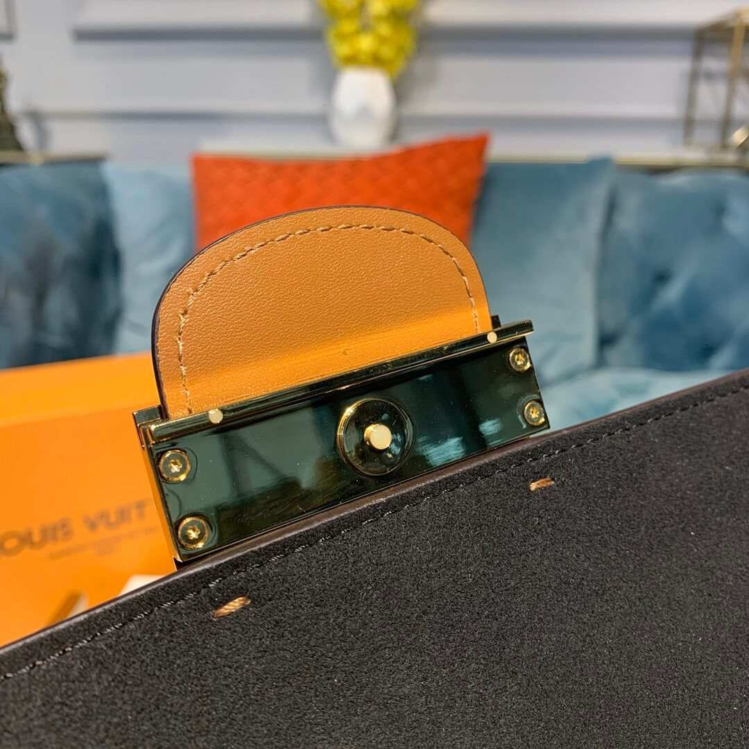 Louis Vuitton Dauphine MM M44392