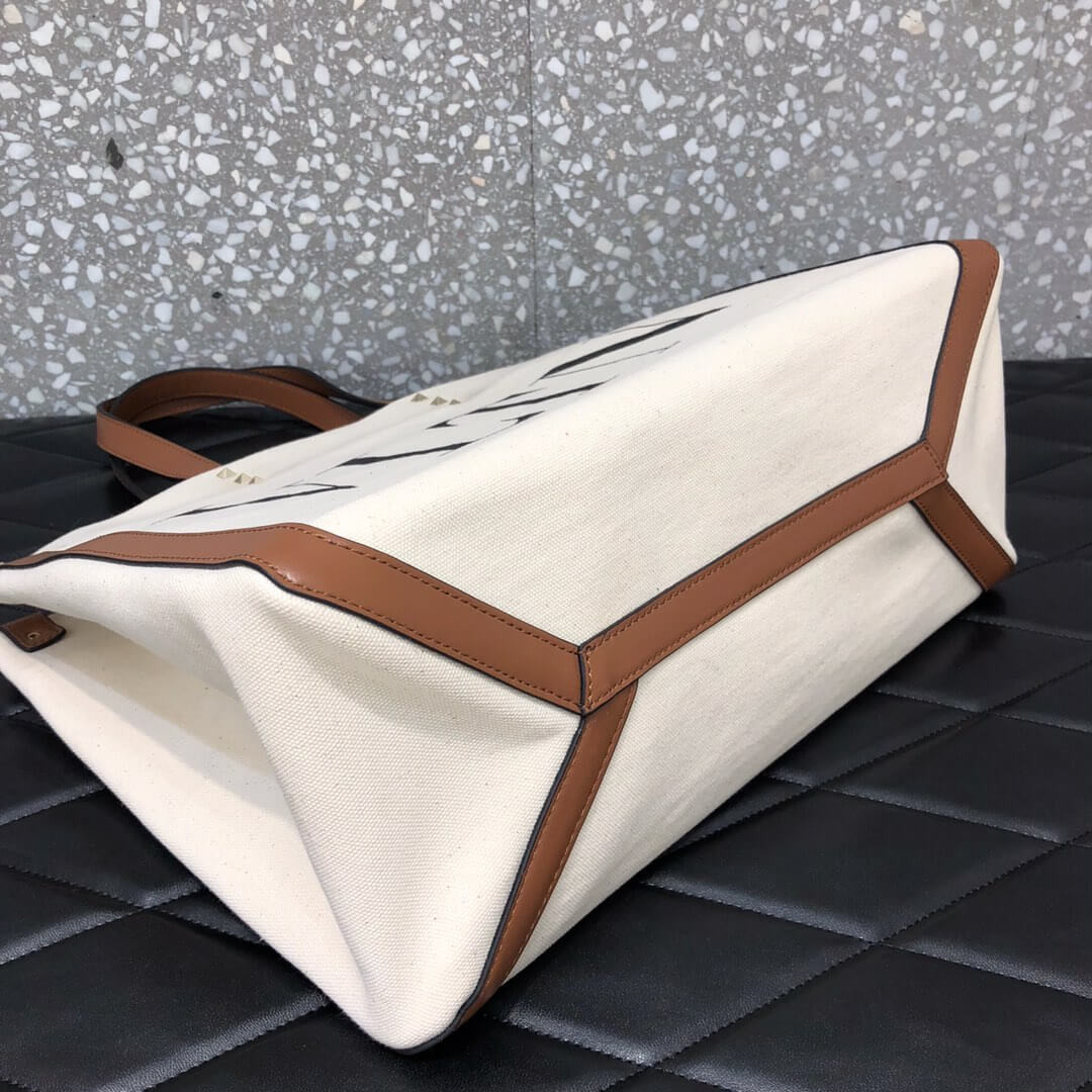 Valentino Garavani VLTN Grande Plage Small Tote Bag 90033