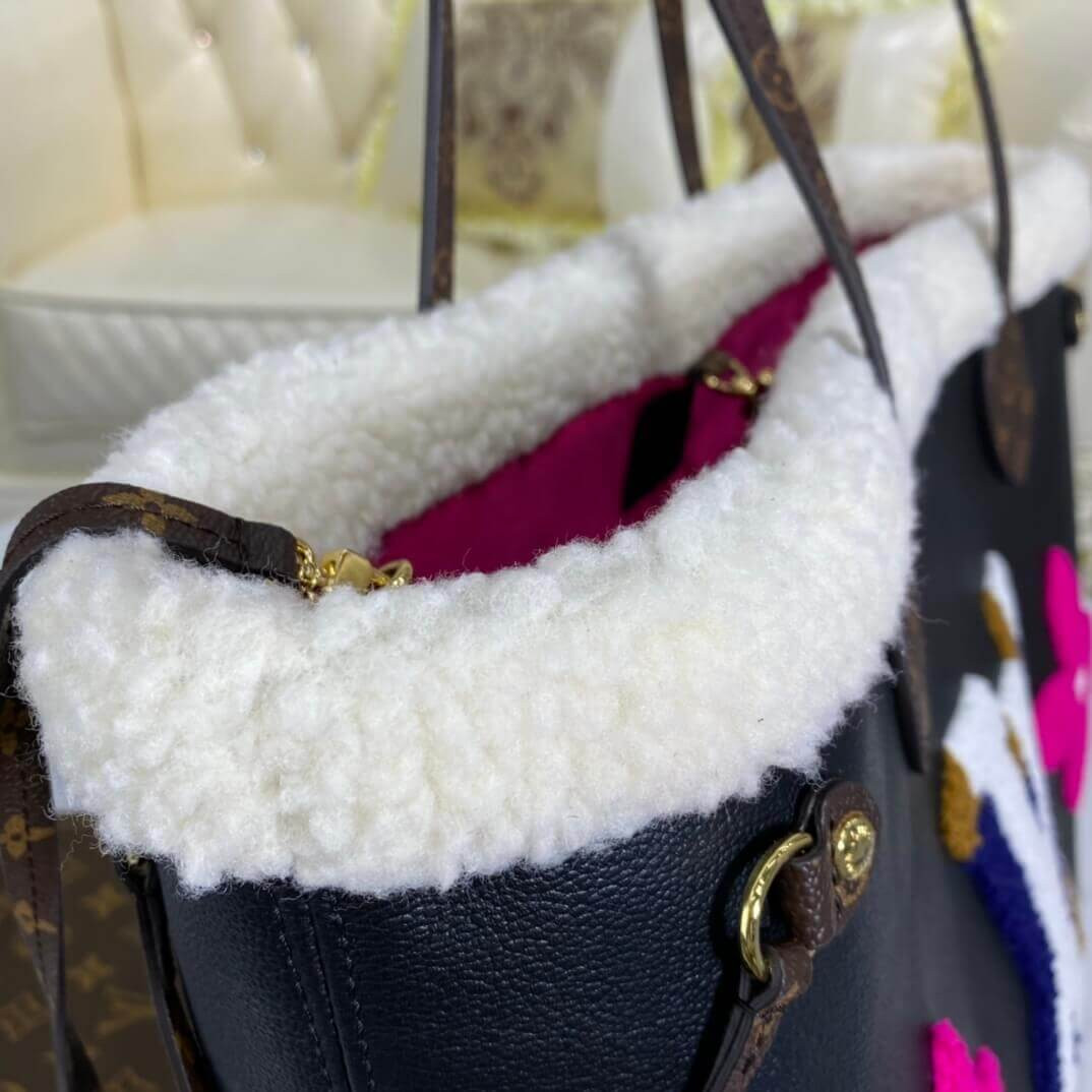 Louis Vuitton Neverfull MM M56960 In Leather and Shearling