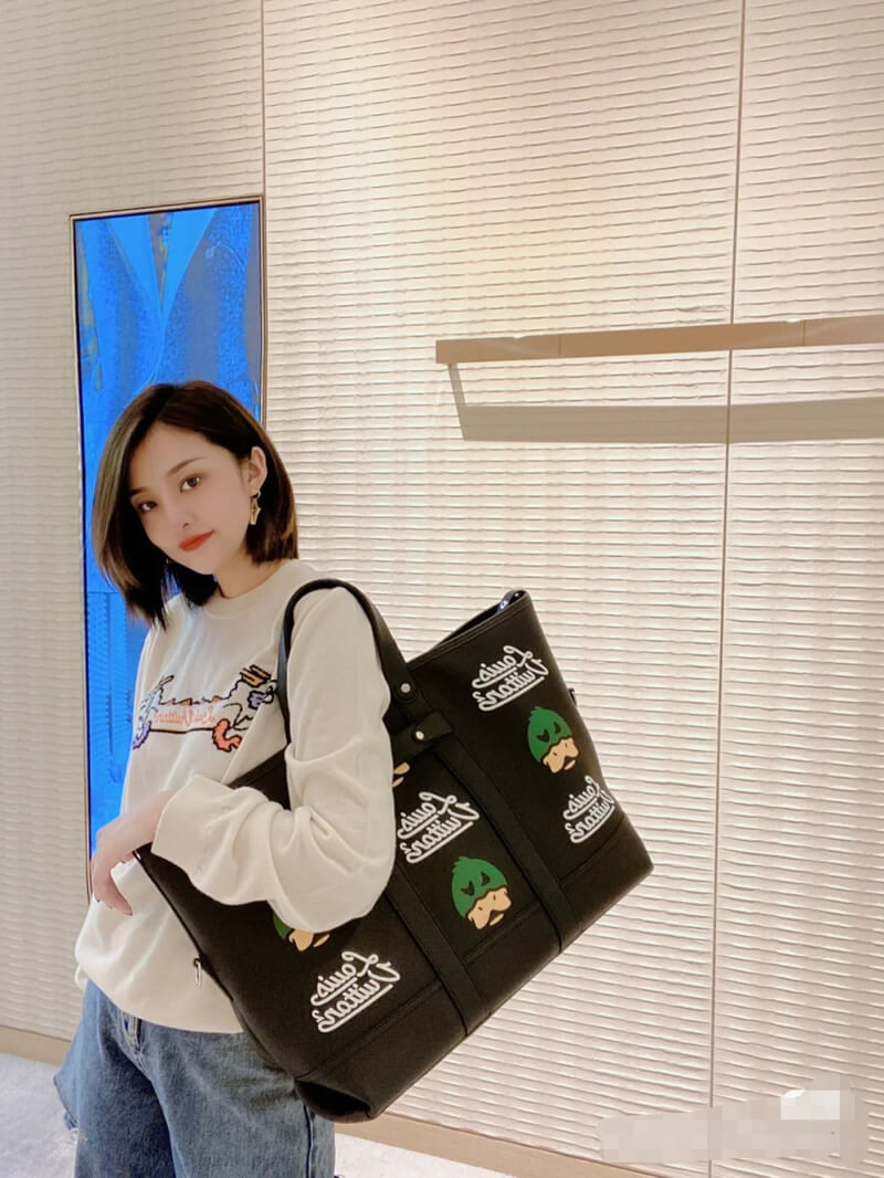 Louis Vuitton x Nigo Tote Journey M59373 Black
