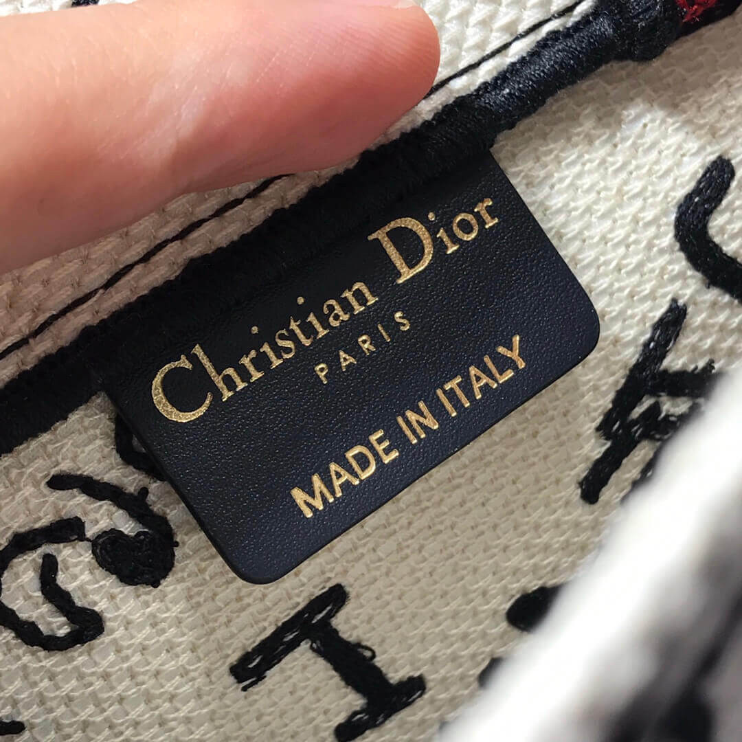 Dior Dioramour Vertical Book Tote Bag M1272