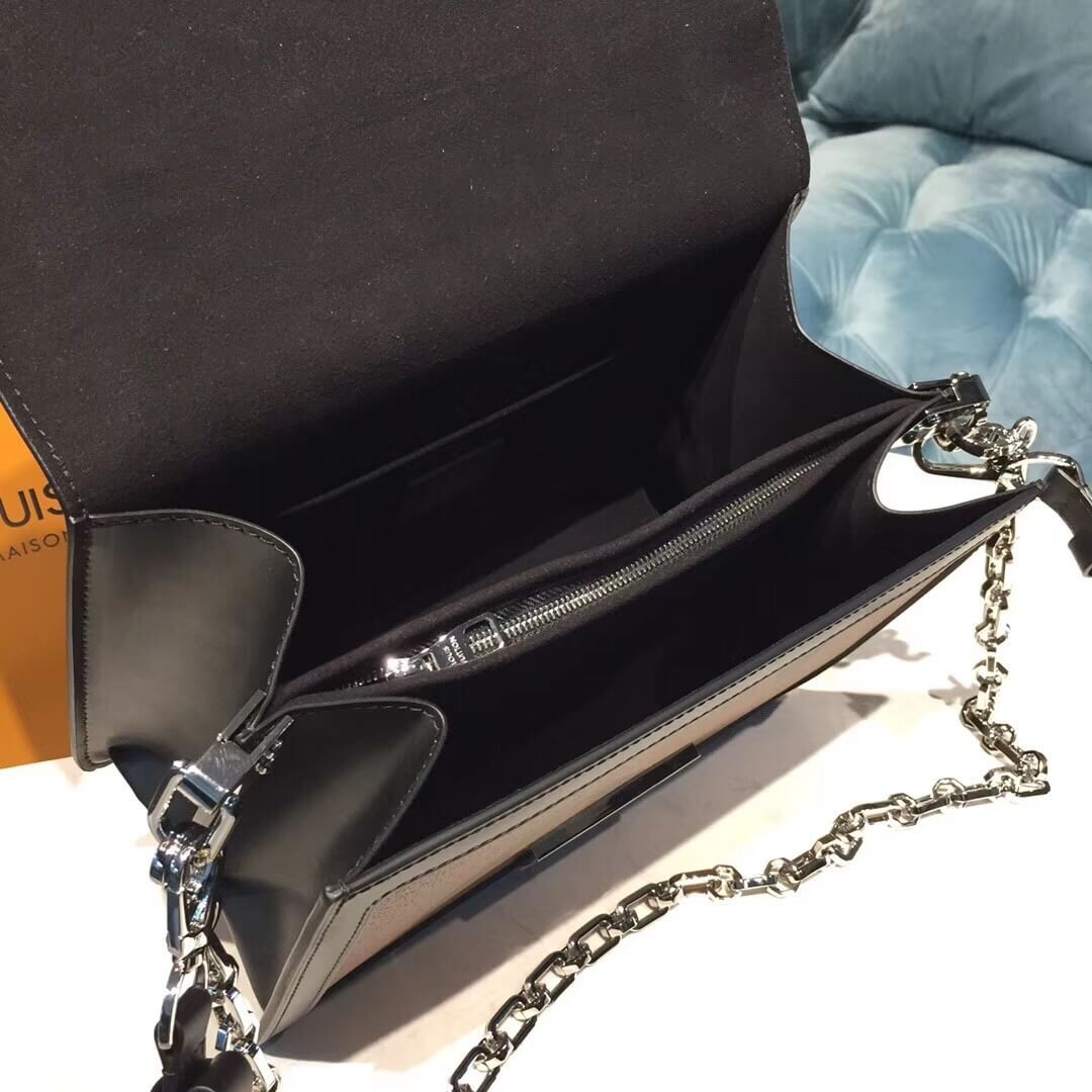 Louis Vuitton Dauphine MM M44599