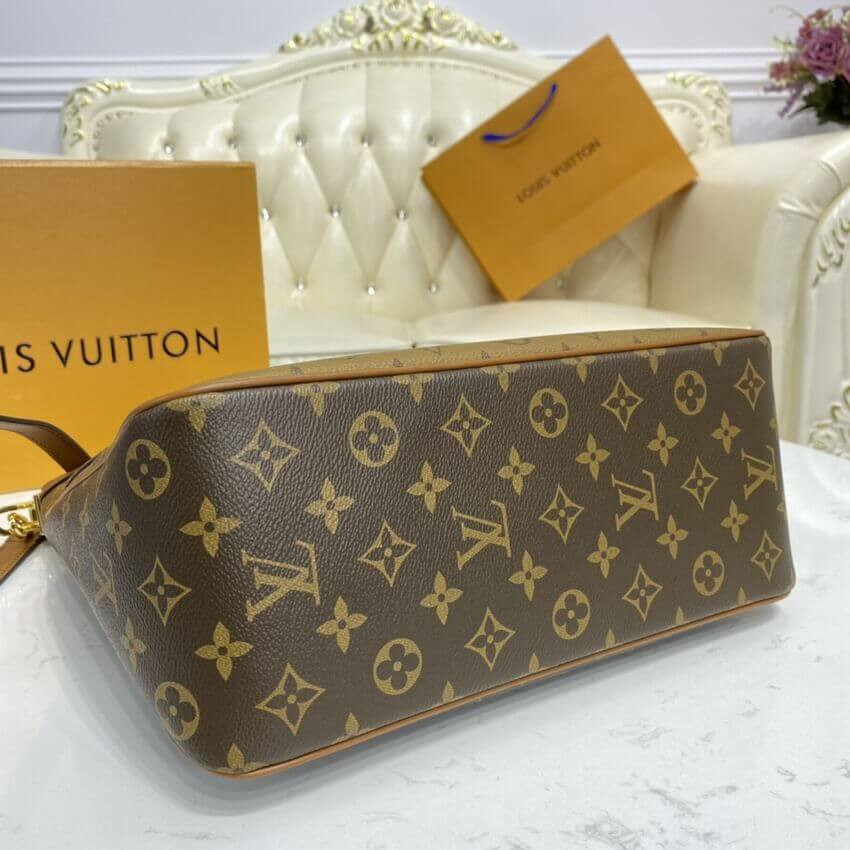 Louis Vuitton Hobo Dauphine MM M45195