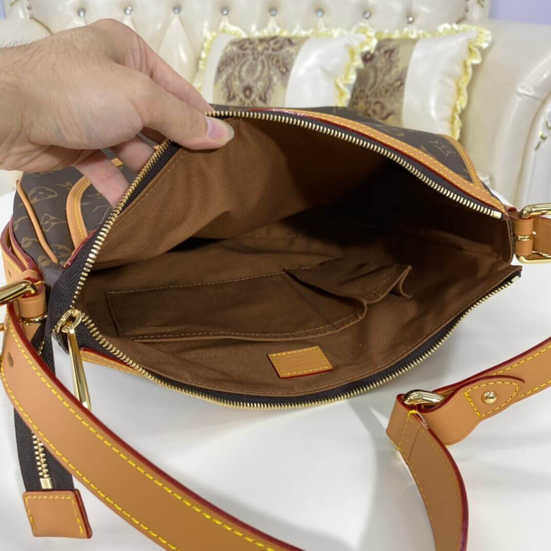 Louis Vuitton Monogram Tulum GM M40075