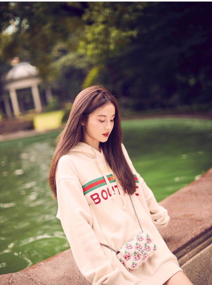 Gucci GG Apple Print Super Mini Bag 476433