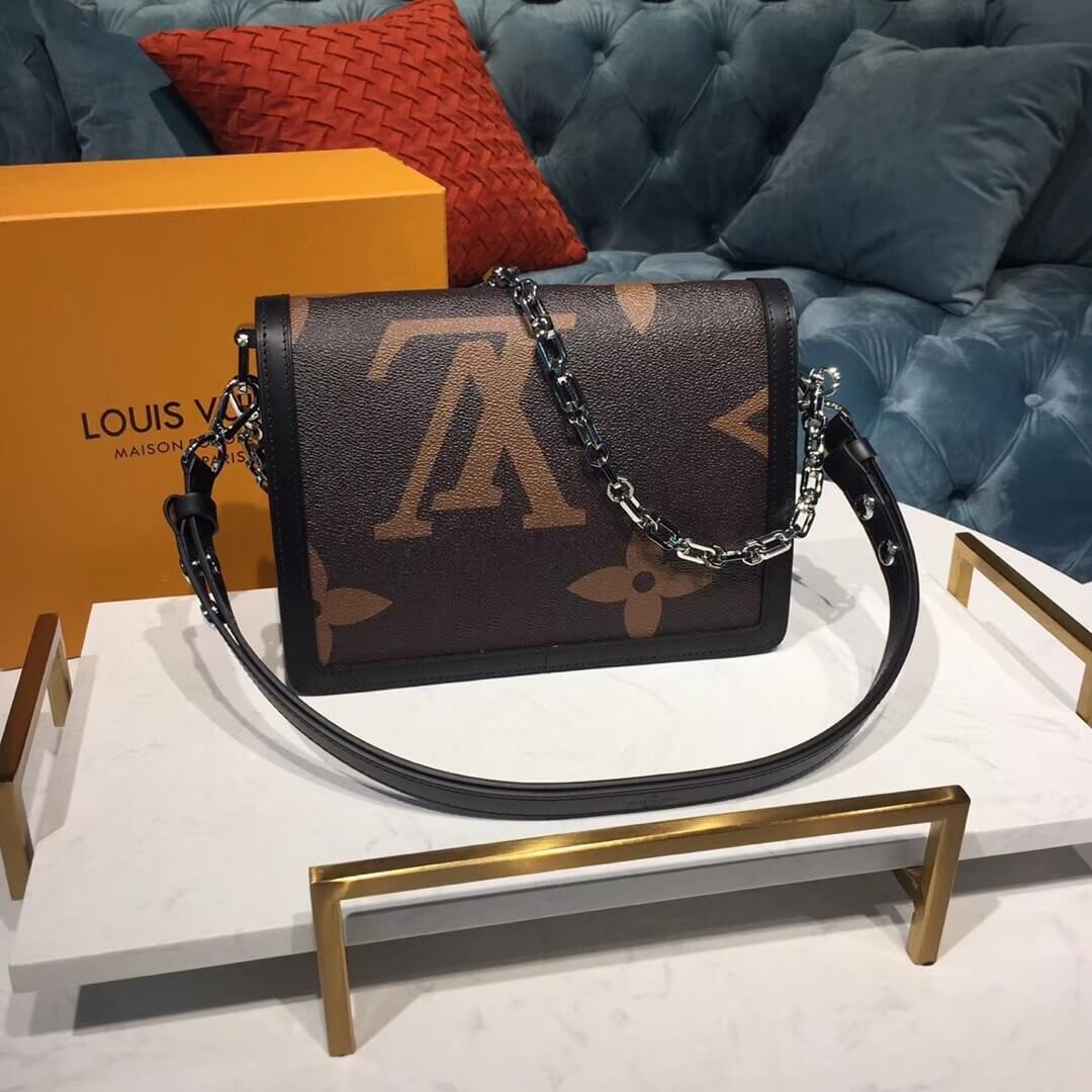 Louis Vuitton Dauphine MM M44599
