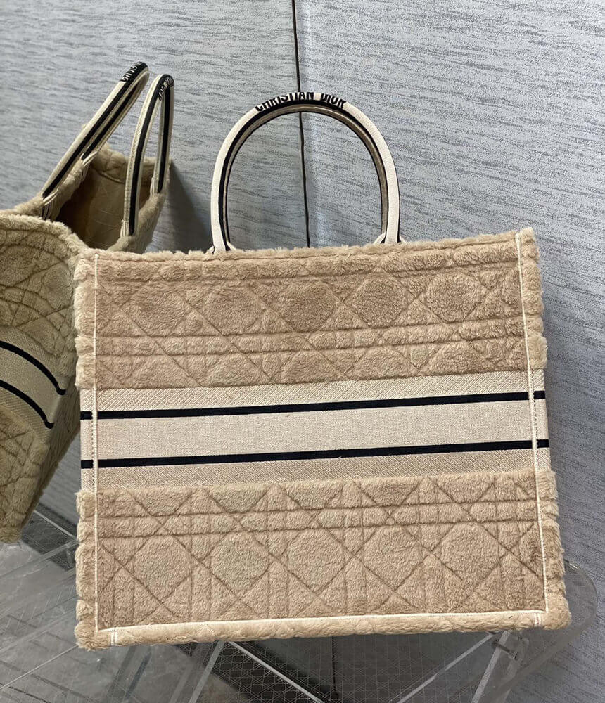 Christian Dior Large Book Tote Beige Cannage Shearling M1286