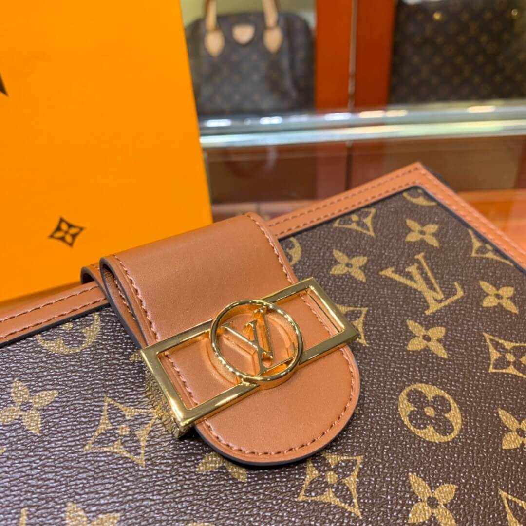 Louis Vuitton Pochette Dauphine M69184