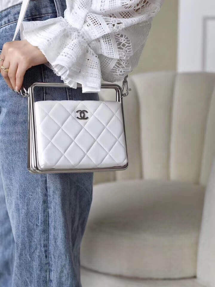 Chanel Lambskin Clutch AS1732