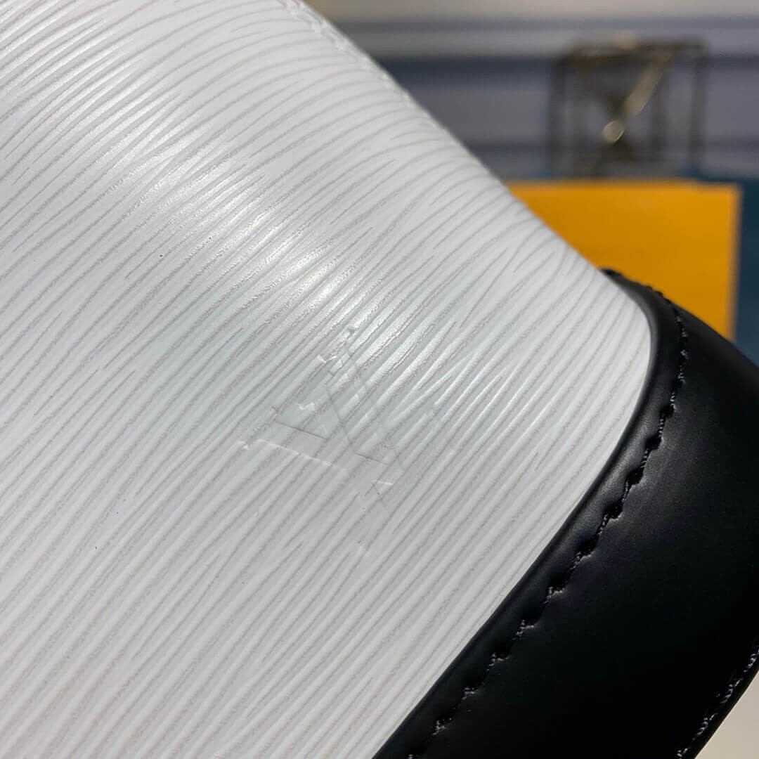 Louis Vuitton Epi Leather Alma BB M55585