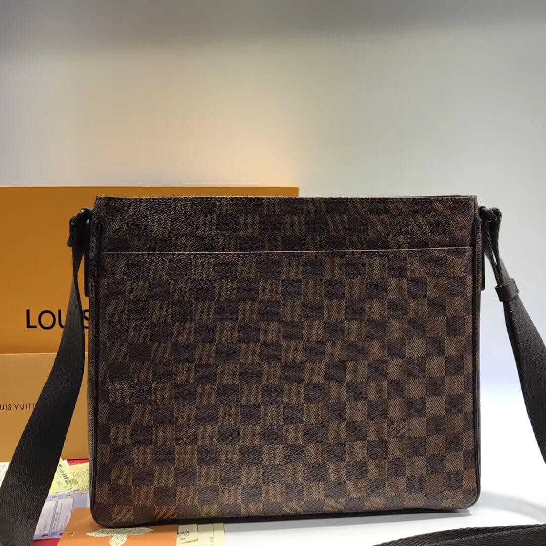Louis Vuitton Damier Ebene Canvas District MM N41213