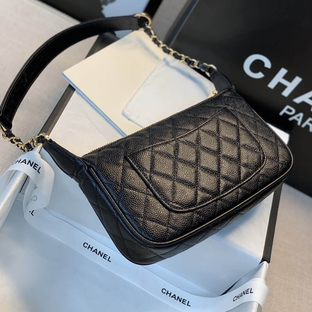 Chanel Grained Leather Hobo Bag B01960