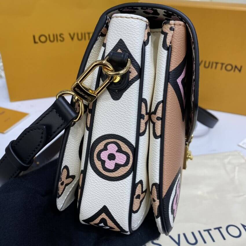 Louis Vuitton Pochette Metis M45823