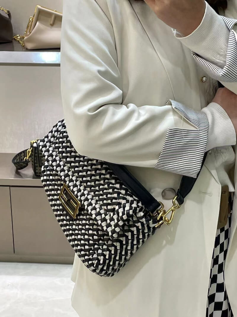 Fendi Baguette in Black Leather and White Fabric 2032