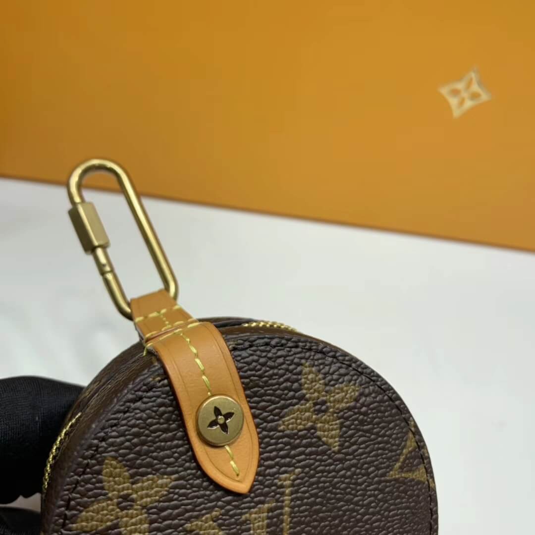 Louis Vuitton Monogram Canvas Round Case M68524