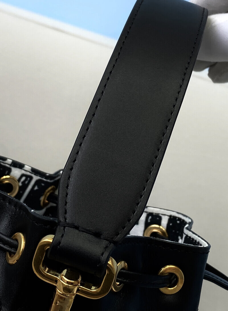 Fendi Mon Tresor Mini Bucket Bag 8BS010