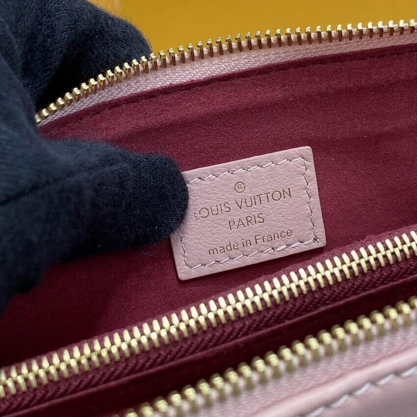 Louis Vuitton Coussin PM M59276 Pink