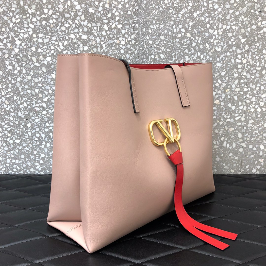 Valentino Garavani Large Vring Shopping Tote A0090