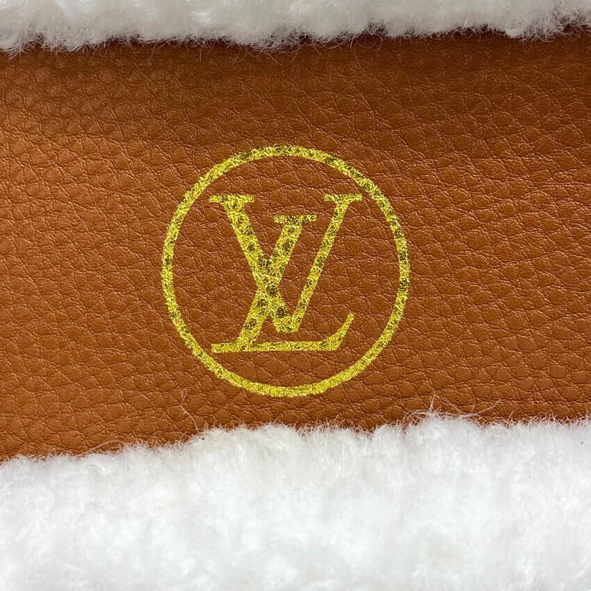 Louis Vuitton On My Side PM M58918 Caramel