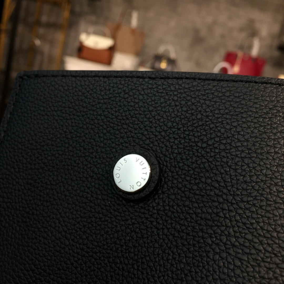 Louis Vuitton Lockme Cabas Go M55028