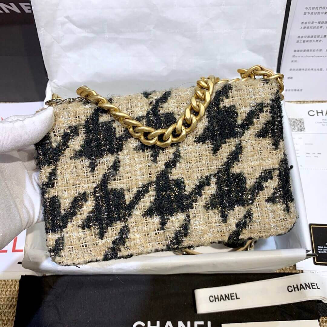 Chanel 19 Tweed Woc With Leather Coin Purse AP0985